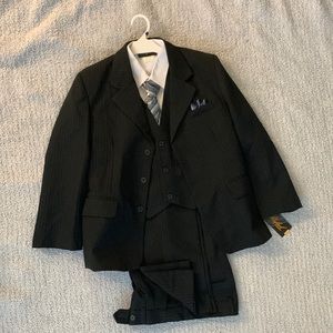 NWT Boys sz 10 Navy Pinstripe 5piece Suit